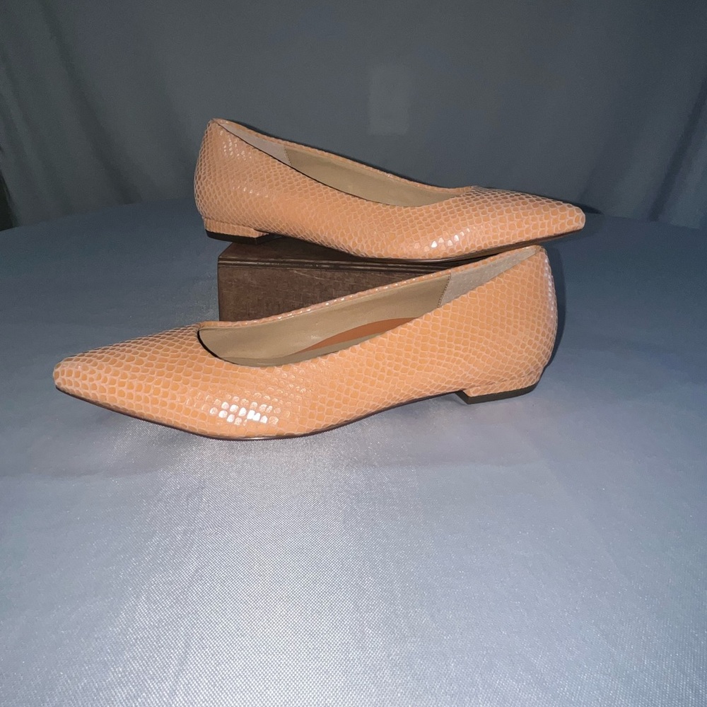 Vionic • Peach Snakeskin Leather Lena Flats Size 6.5 or 7 ***Read Description***
